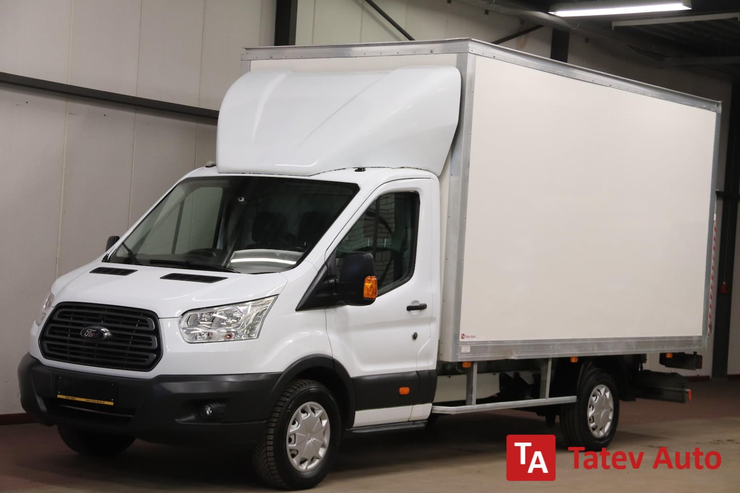 Ford Transit - 350 2.0 TDCI BAKWAGEN MEUBELBAK AIRCO EURO 6 - AutoWereld.nl