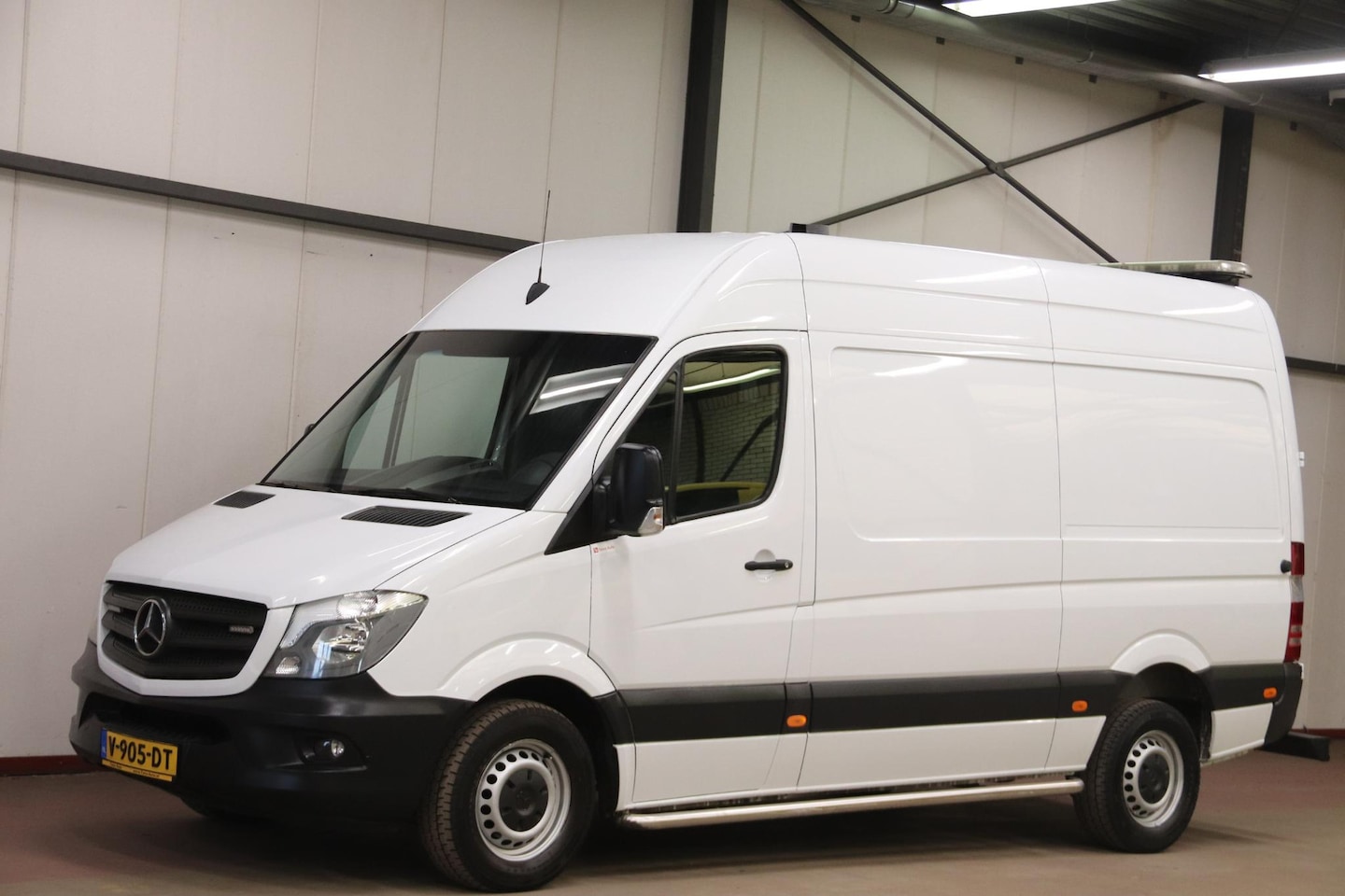 Mercedes-Benz Sprinter - 316 2.2 L2H2 AUTOMAAT MET 3500 KG TREKHAAK - AutoWereld.nl