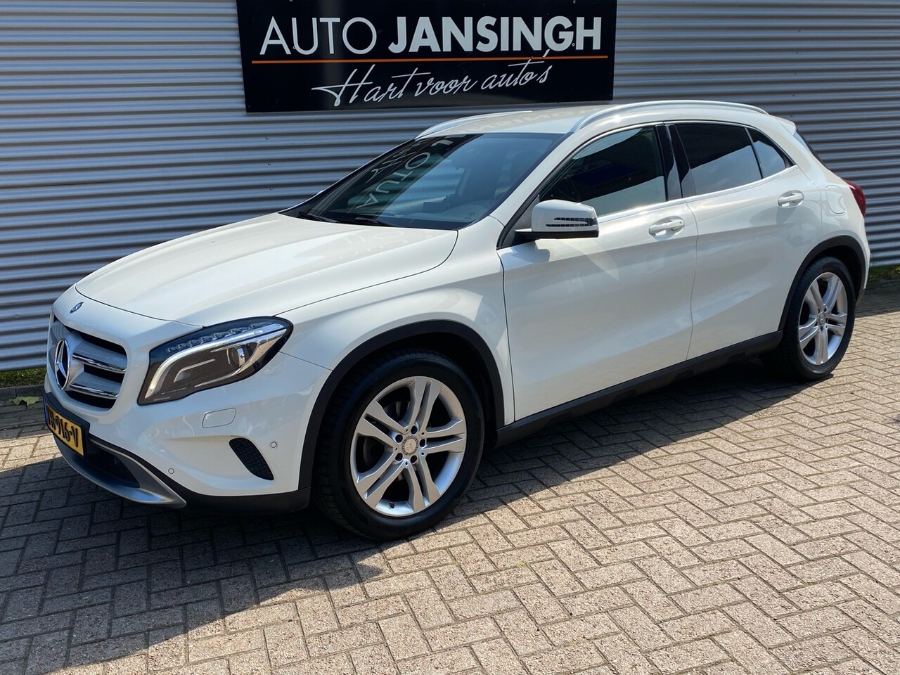 Mercedes-Benz GLA-Klasse - 200 Edition 1 | Airco | Cruise Control | Stoelverwarming | Lederen Bekleding | RIJKLAARPRI - AutoWereld.nl