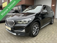 BMW X1 - XDrive25e High Executive PANO-DAK*HUD*CAMERA*LEDER