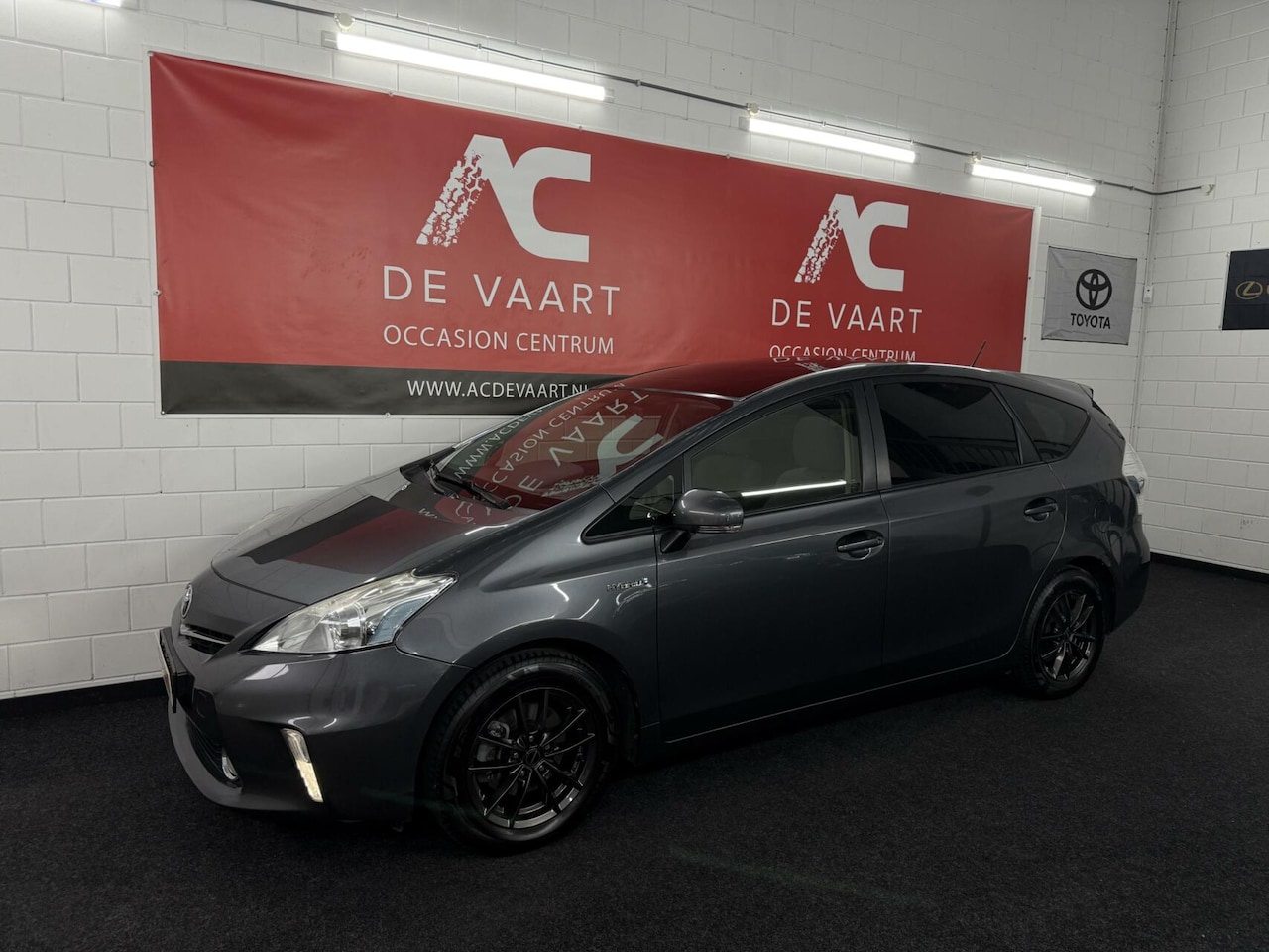 Toyota Prius Wagon - 1.8 Aspiration - PANODAK/CAMERA/PDC/NAP - AutoWereld.nl