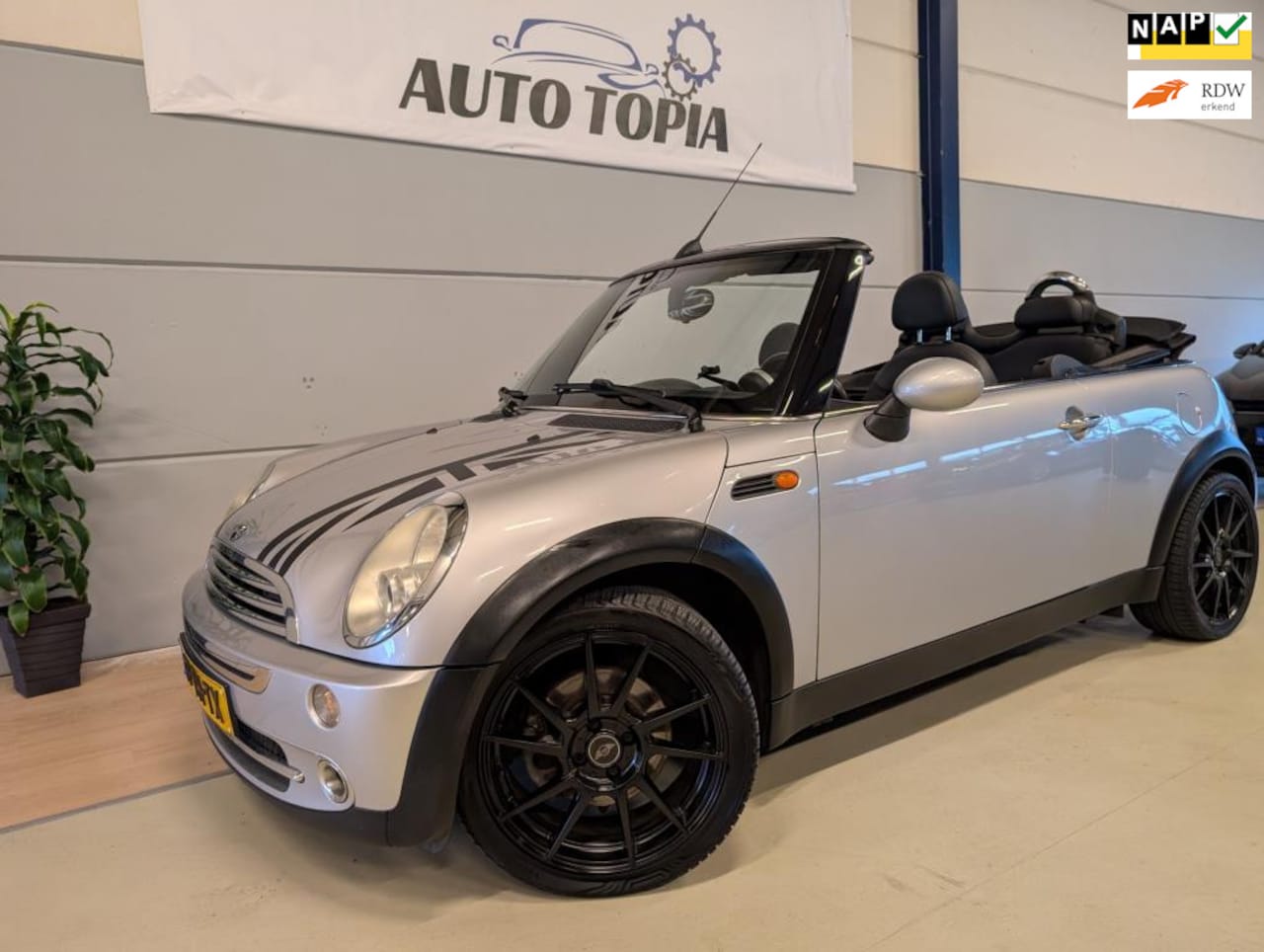 MINI Cabrio - Mini 1.6 Cooper Chili * NL Auto - Airco - Zeer mooi * - AutoWereld.nl