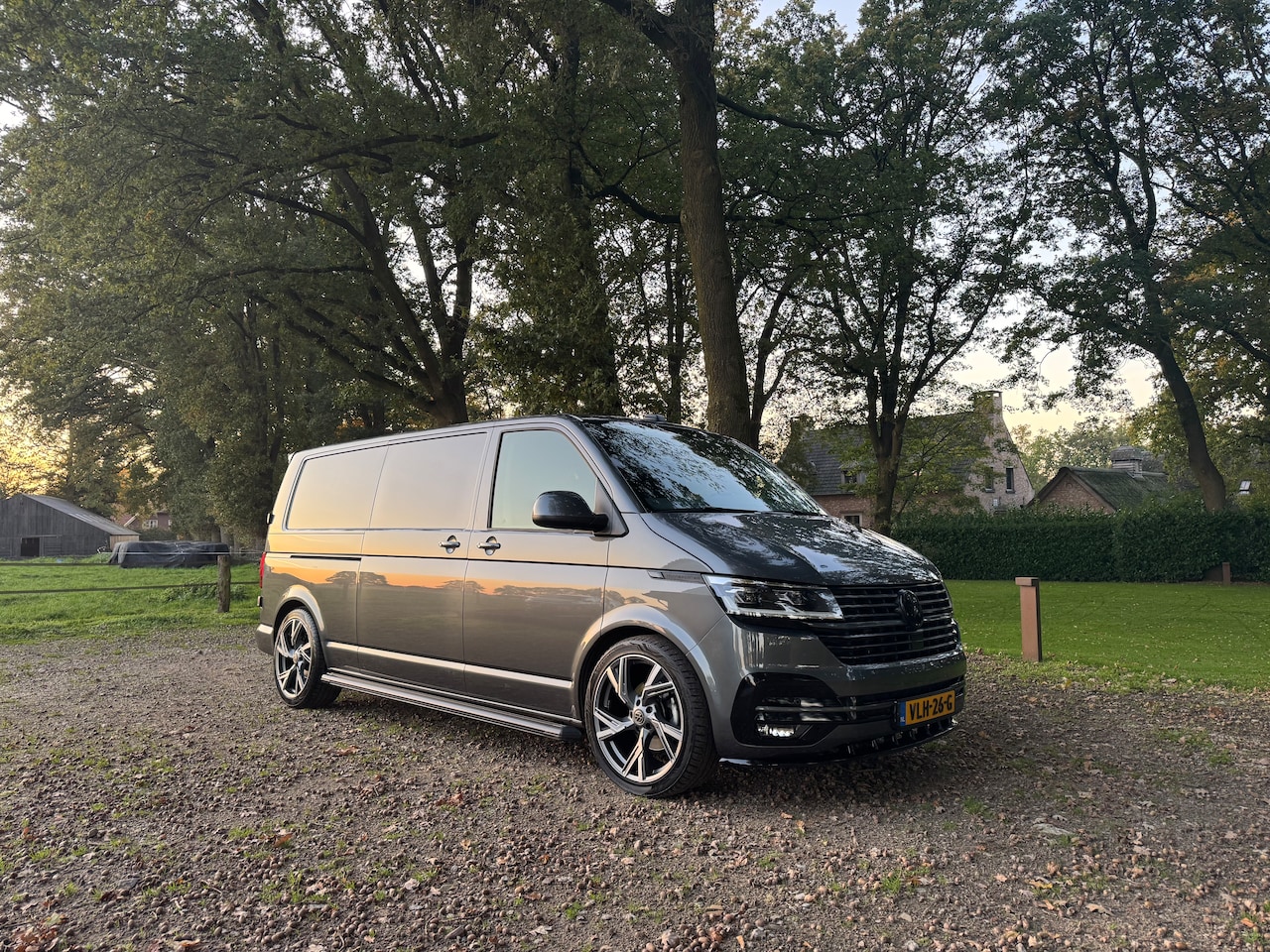 Volkswagen Transporter - 2.0 TDI L2H2 28 Bulli - AutoWereld.nl