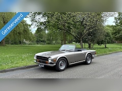 Triumph TR6 - PI Top gerestaureerd. Overdrive