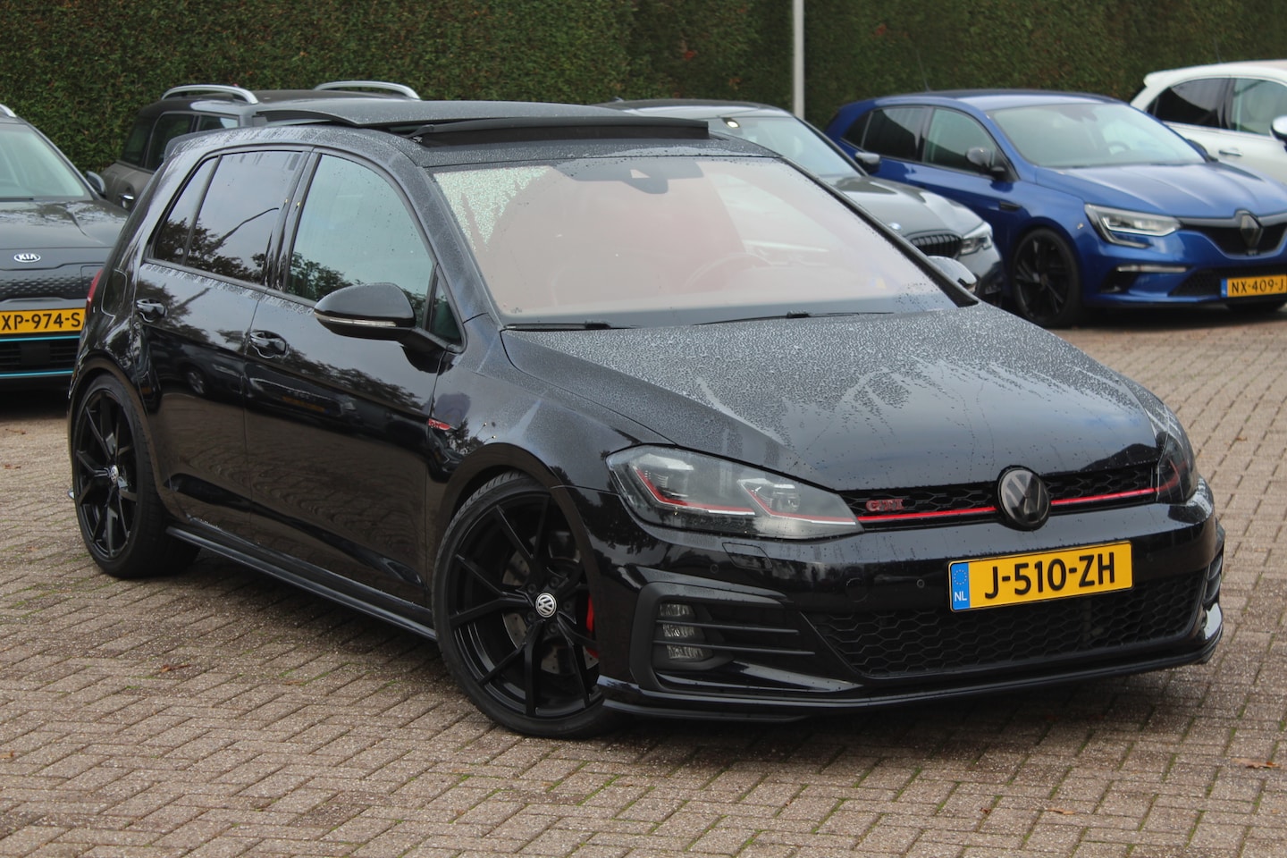 Volkswagen Golf - 2.0 TSI GTI Performance / Akrapovic / Panoramadak / Camera / Keyless / 19'' / Virtual Cock - AutoWereld.nl