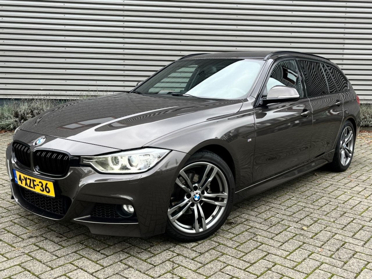 BMW 3-serie - 316i Aut M Sport High Executive Navi Trekhk PDC - AutoWereld.nl