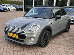 MINI Cooper - 1.5 Chili Business / Panoramadak / Camera / Head-up / Leder / 17'' / Navigatie / Stoelverw