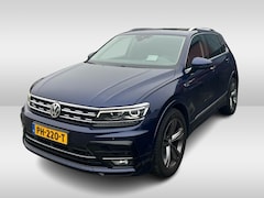 Volkswagen Tiguan - 2.0 TSI 4Motion Highline / Panoramadak / Camera / Head-up / 19'' / Keyless / DAB / Apple C