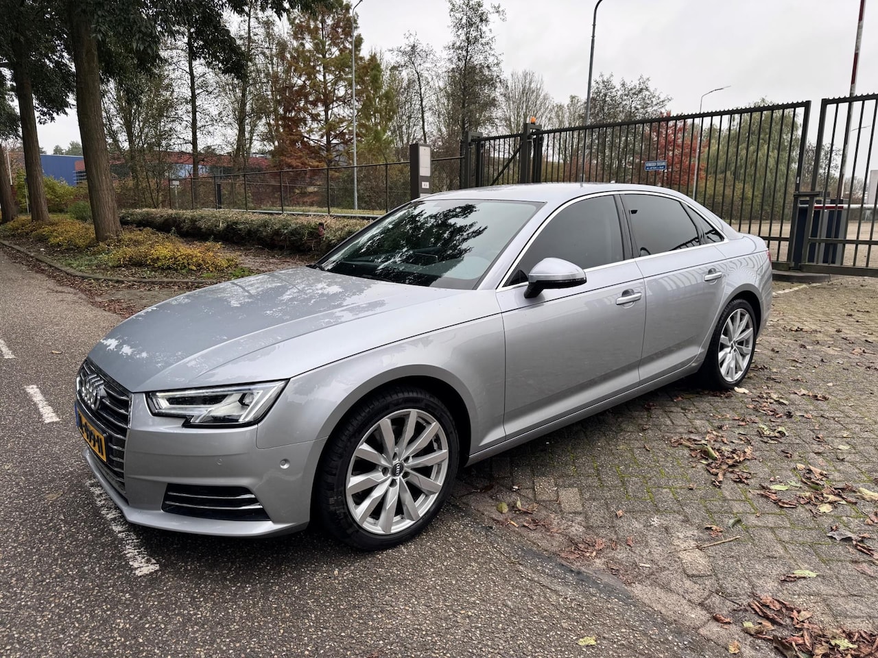 Audi A4 Limousine - 2.0 TFSI ultra Design Pro Line Plus Airco/Navi - AutoWereld.nl