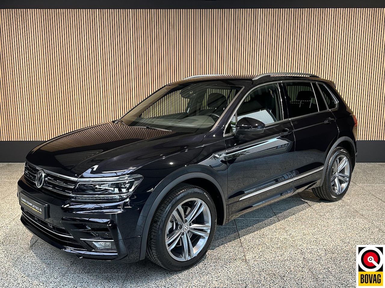 Volkswagen Tiguan - 2.0 TSI 4Motion Highline Business R 2 x R-line | Lederen bekleding | 360 camera - AutoWereld.nl