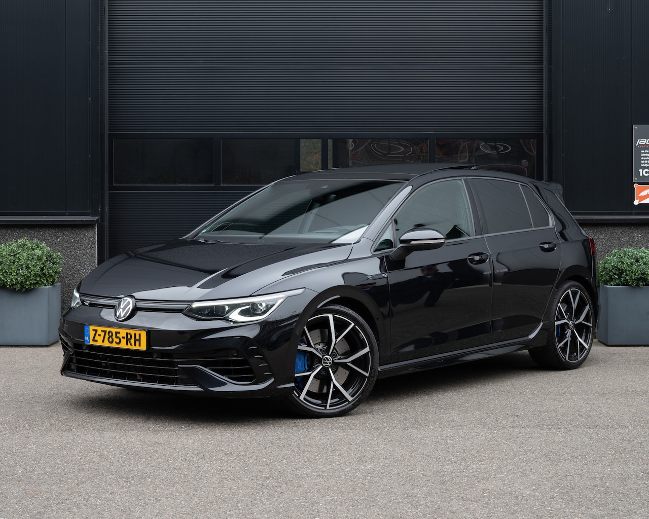 Volkswagen Golf - 2.0 TSI R 4Motion 320PK | Pano | HUD | Akra | ACC | Leder | Memory | Performance | Camera - AutoWereld.nl