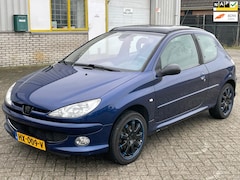 Peugeot 206 - 1.4 I 16V 88 PK Bj 2005 XS Sport Ecc Airco Panoramadak Schuifdak Elec.Pakket 16 Inch Extra