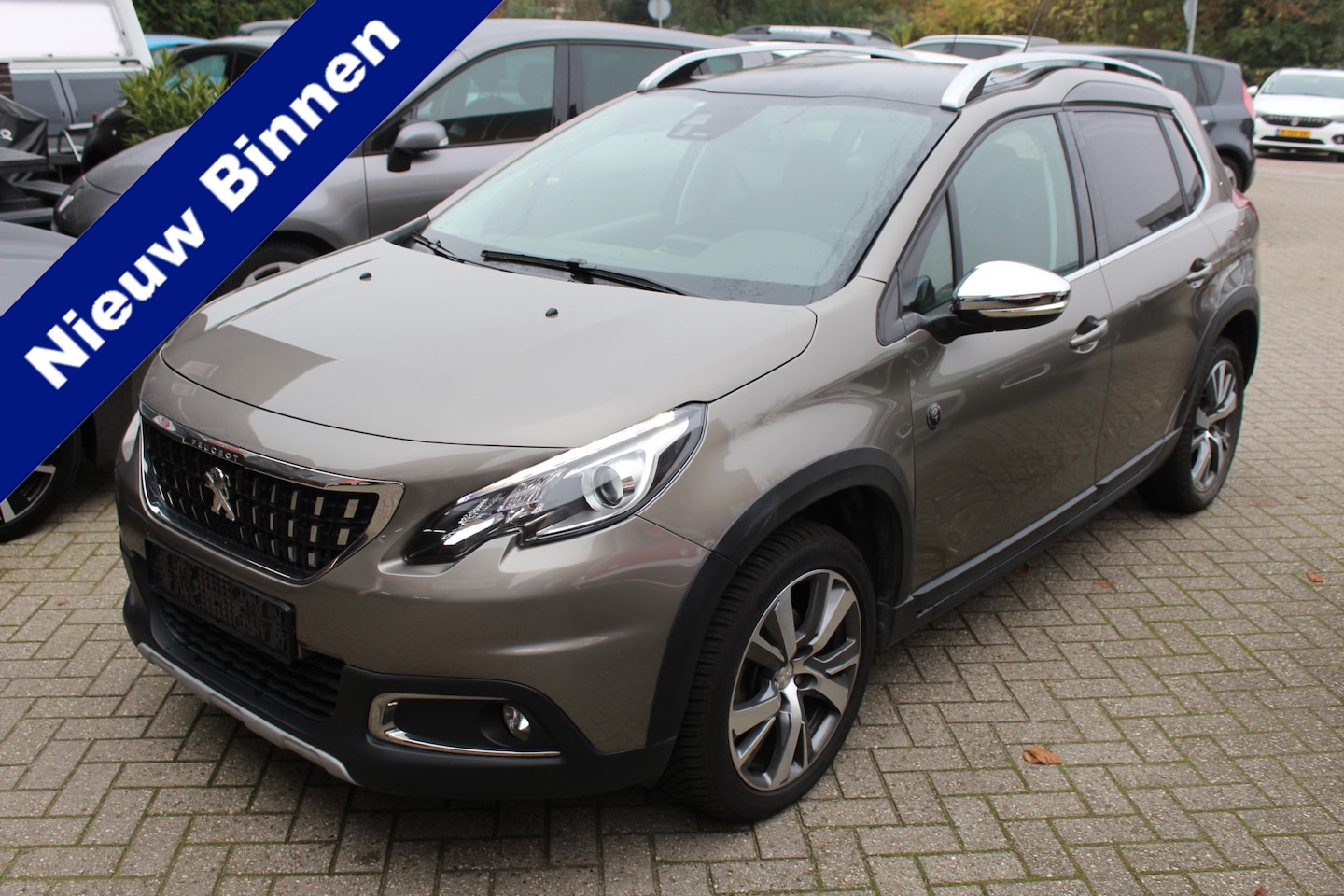 Peugeot 2008 - 1.2 PureTech Crossway Pano-Clima-Cruise-Navi-Camera 29000 KM !! - AutoWereld.nl