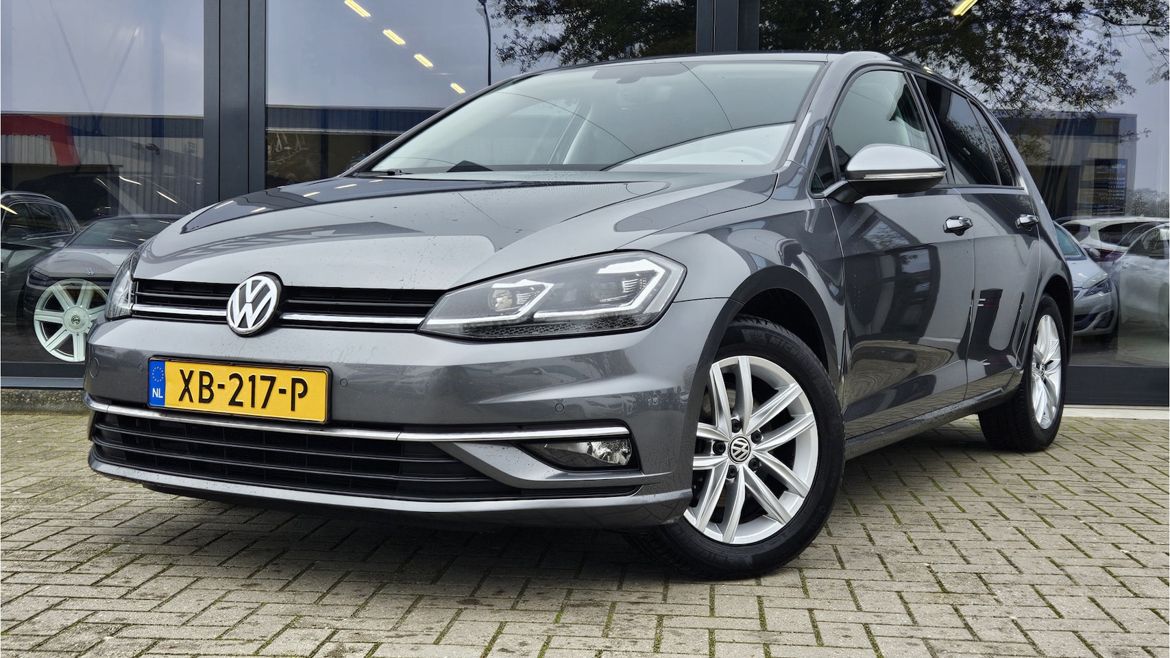 Volkswagen Golf - 1.4 TSI Comfortline + LED + CAMERA + NAVIGATIE + LM VELGEN - AutoWereld.nl