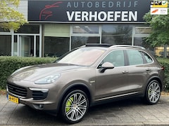 Porsche Cayenne - 3.0 S E-Hybrid LED KOPLAMPEN - LUCHTVERING - PANORAMA - VOL ONDERHOUD