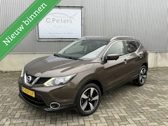 Nissan Qashqai - 1.6 DIG-T 164PK N-Connecta / Navigatie / Camera / Panoramadak / Trekhaak / Dealeronderhoud