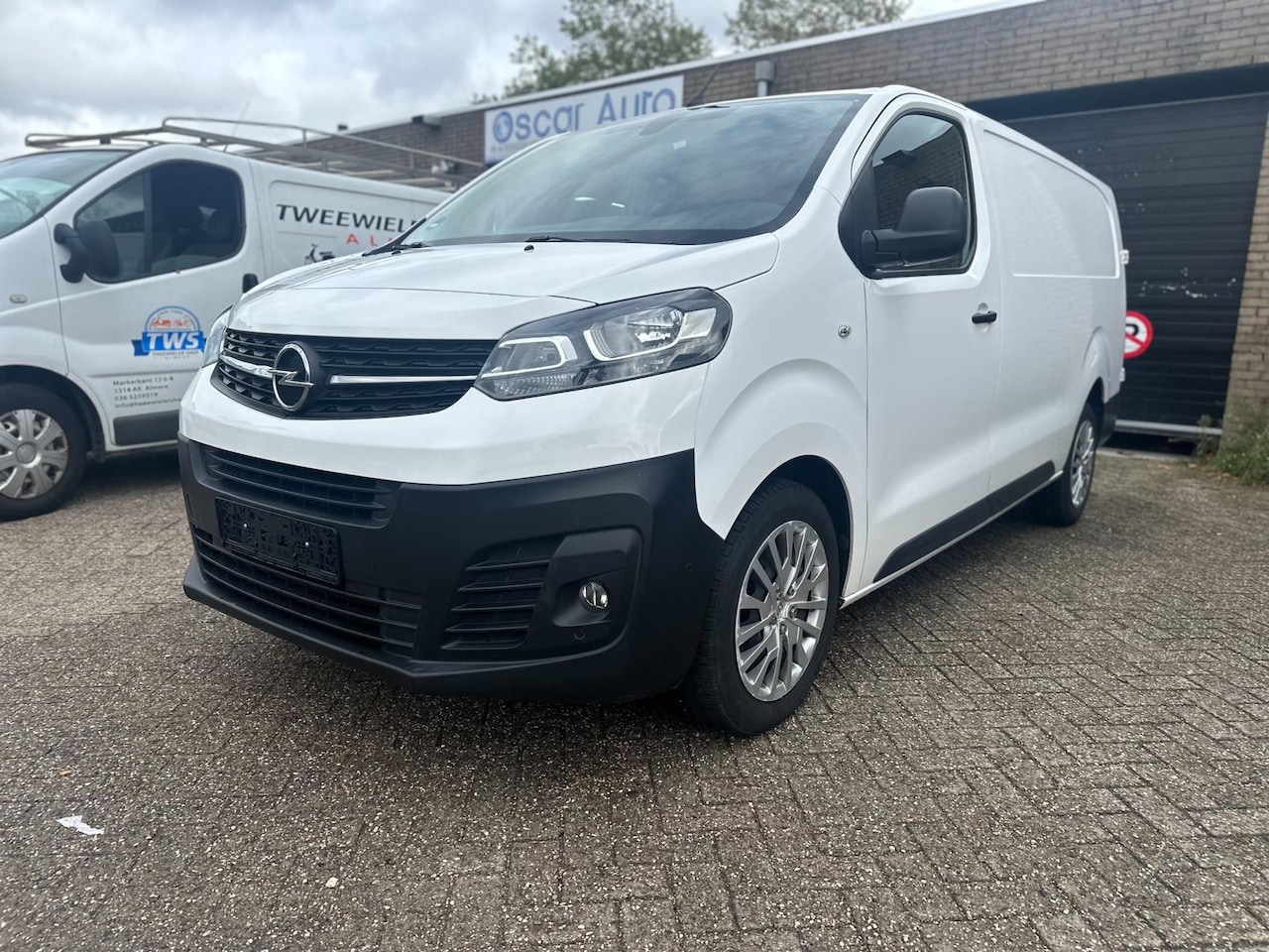 Opel Vivaro - 2.0 CDTI L3H1 Edition 2.0 CDTI L3H1 Edition - AutoWereld.nl