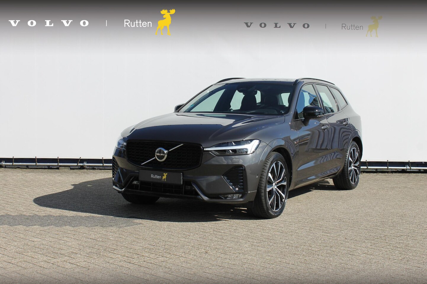 Volvo XC60 - B5 250pk Automaat Ultimate Dark Google infotainment incl navigatie , Panoramisch schuif-ka - AutoWereld.nl