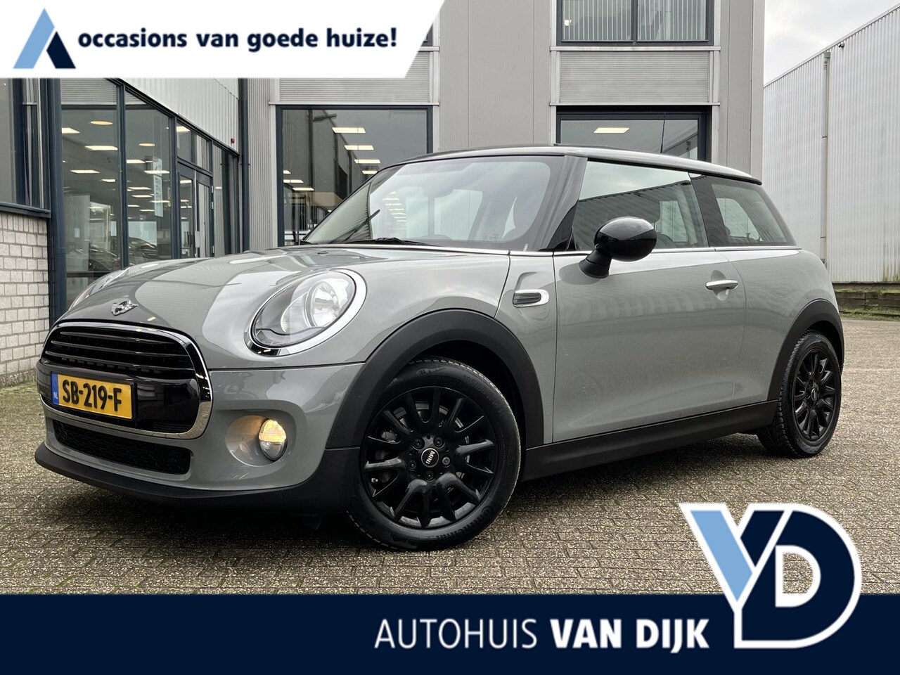 MINI Cooper - 1.5 Business | NL Auto/2e Eig./Voll.Historie/Navi/Airco/Cruise/16"/All Season banden/Zwart - AutoWereld.nl