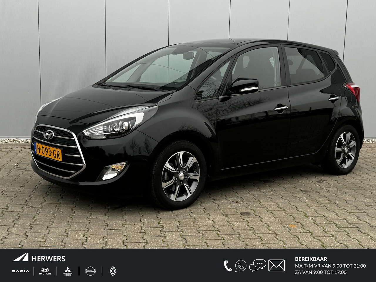 Hyundai ix20 - 1.6i Go Automaat / Navigatie / Schuif- Kanteldak / Climate Control / Trekhaak / Stuur & St - AutoWereld.nl