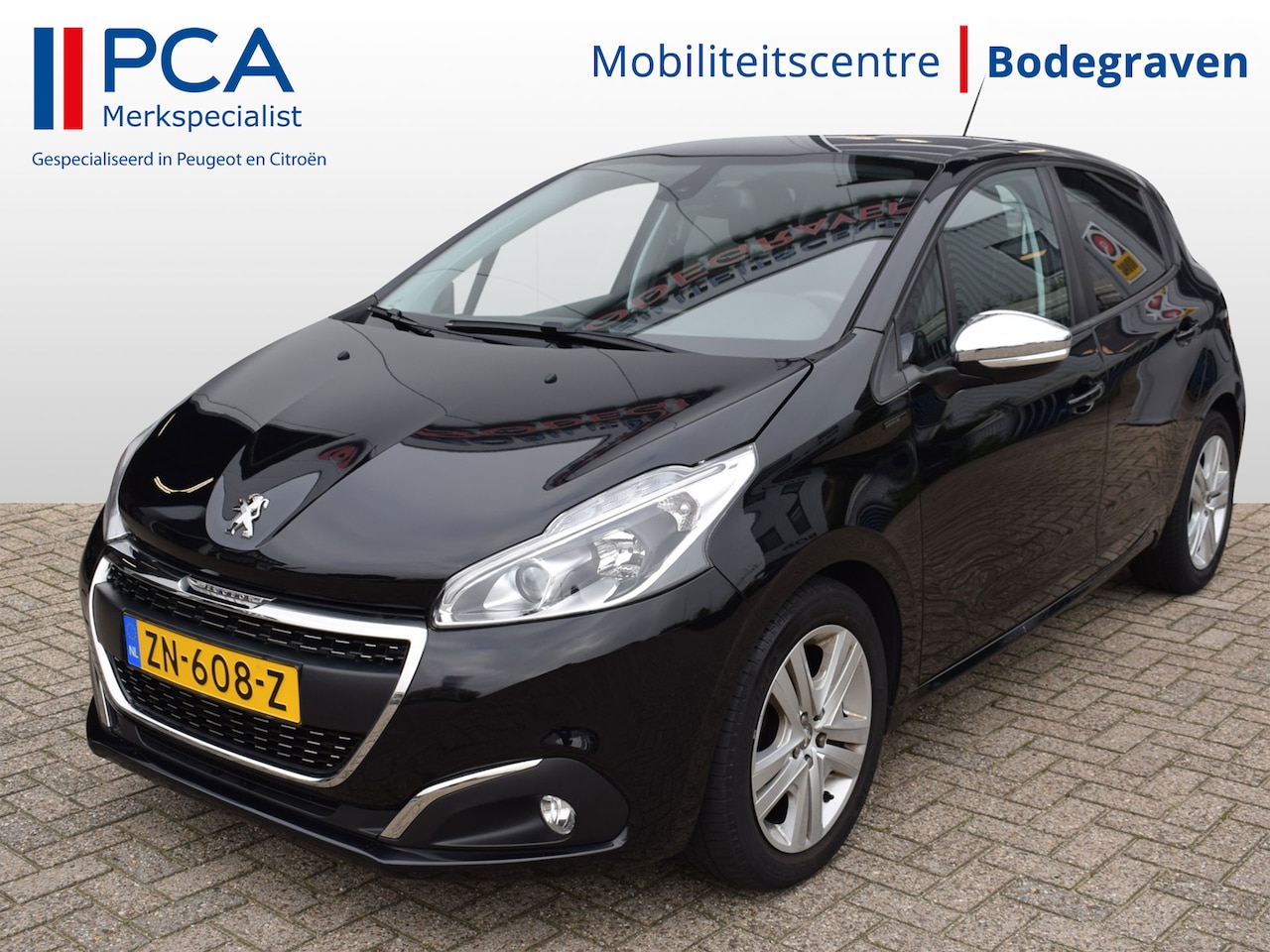 Peugeot 208 - 1.2 PureTech Signature | Navigatie | Parkeersensoren | Apple Carplay/Android Auto - AutoWereld.nl