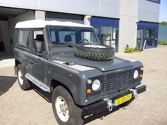 Land Rover Defender 90 - Ninety V8