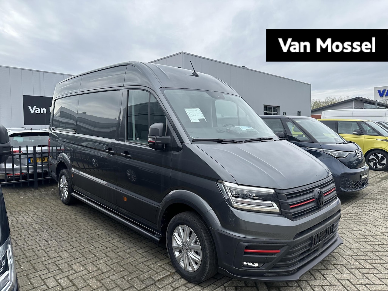 Volkswagen Crafter - 35 2.0 TDI L3H3 Exclusive | Uit voorraad leverbaar | Ergoactive stoel | Navigatie | Camera - AutoWereld.nl