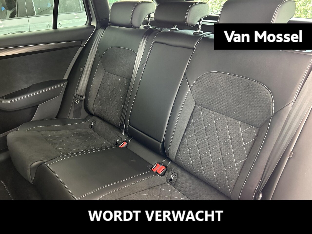 Skoda Enyaq iV - 85 Sportline 286 PK | Sportonderstel | Verwarmbaar sportstuurwiel | Stoelverwarming voor | - AutoWereld.nl