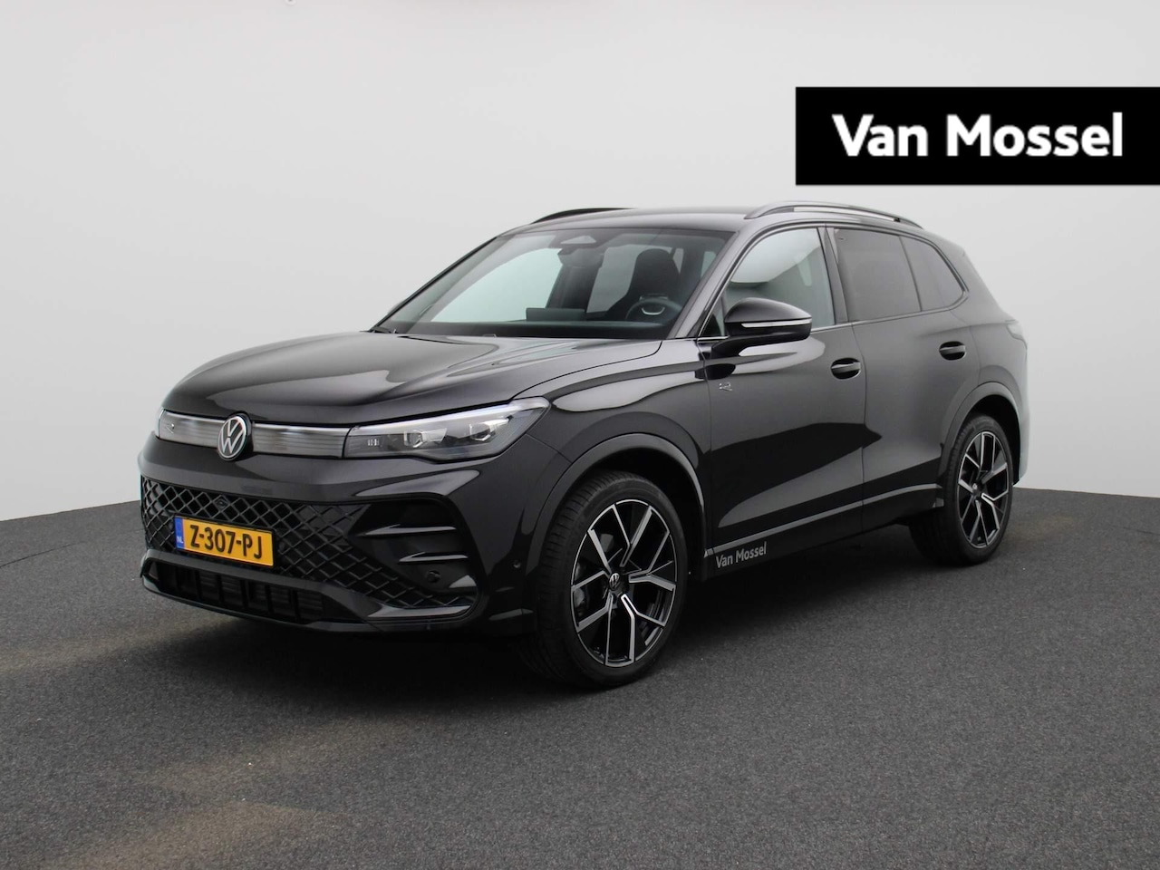 Volkswagen Tiguan - 1.5 eTSI R-Line Business 150 PK DSG | High-end geluidsysteem Harman / Kardon | Voorstoelen - AutoWereld.nl