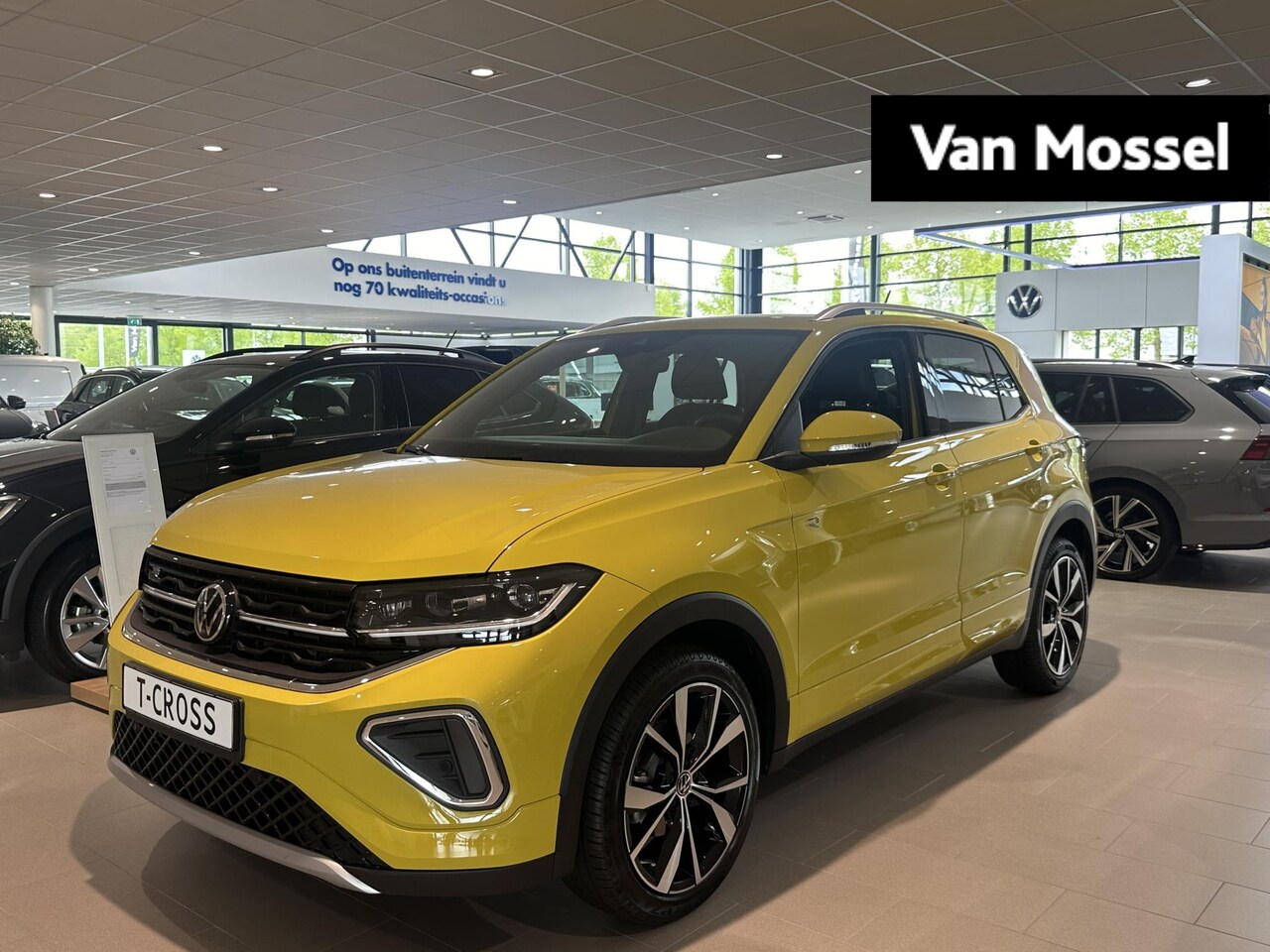 Volkswagen T-Cross - 1.0 TSI R-Line | LED Matrix verlichting | Achteruitrijcamera | Stoelverwarming | Navigatie - AutoWereld.nl