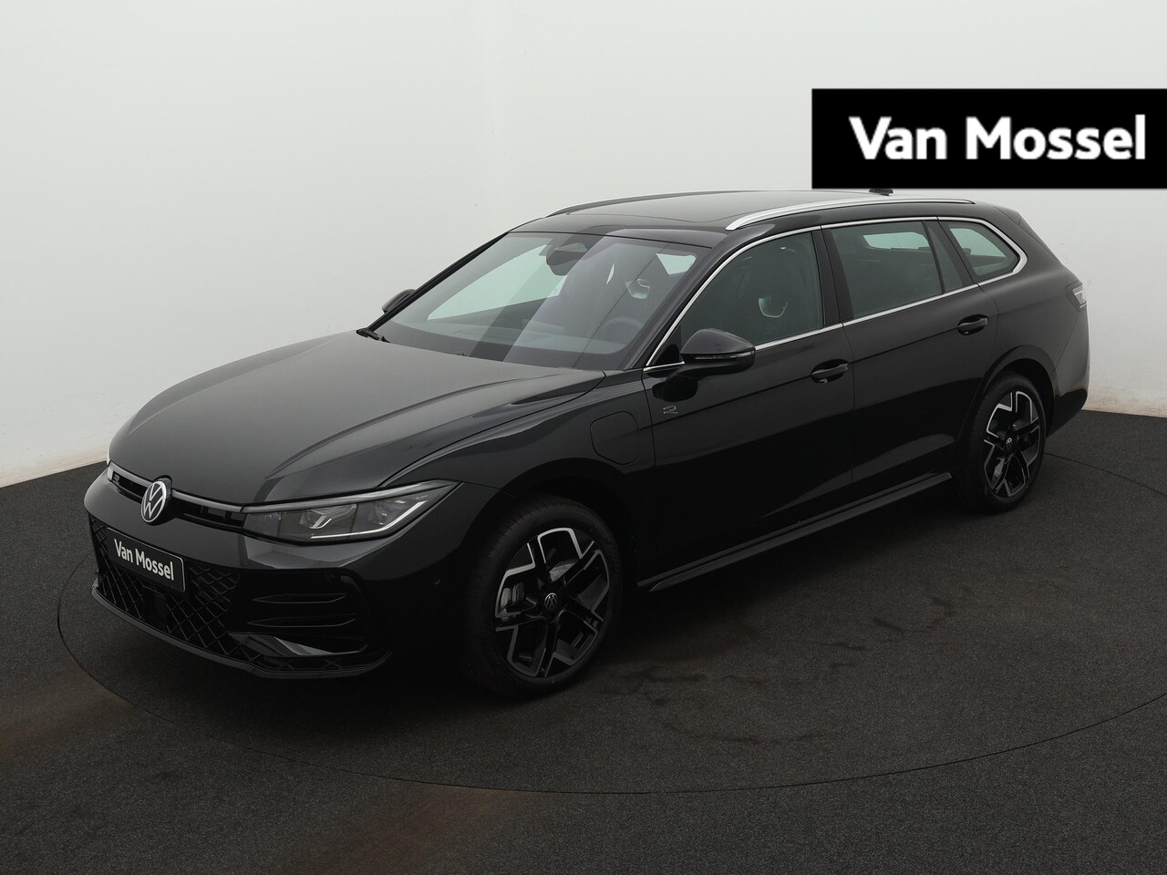 Volkswagen Passat Variant - 1.5 eHybrid R-Line Business 204 PK Automaat | Apple Carplay draadloos | Panorama dak |  Er - AutoWereld.nl