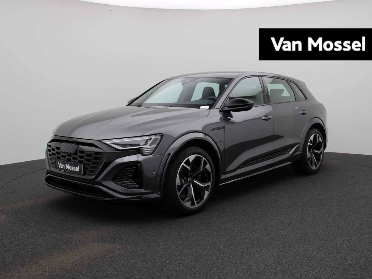 Audi SQ8 - e-tron quattro 115kWh 503 PK | S-line | Automaat | Navigatie | 360 Camera | Trekhaak | Hea - AutoWereld.nl