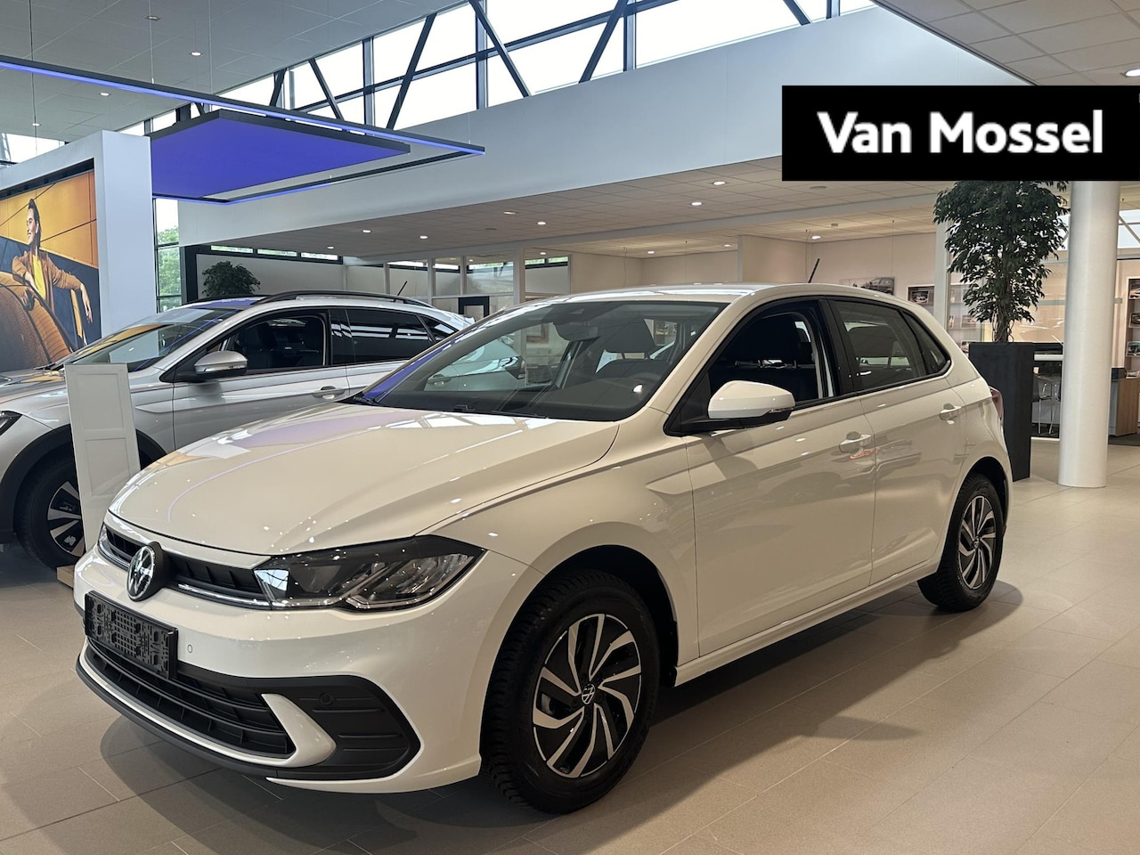 Volkswagen Polo - 1.0 TSI Life Business | Uit voorraad leverbaar | Navigatie | Adaptieve cruise | Stoelverwa - AutoWereld.nl