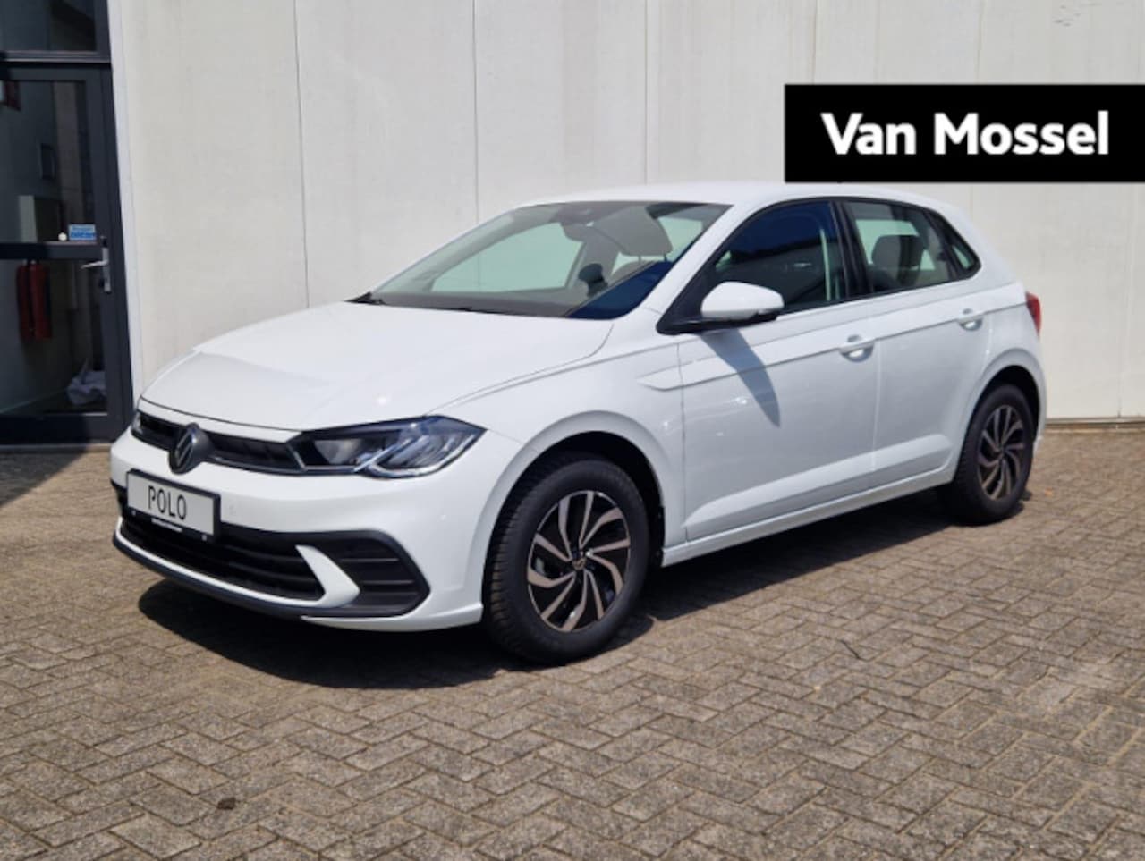 Volkswagen Polo - 1.0 TSI Life Business | DIRECT LEVERBAAR | Navigatie | Velgen 'essex', 15 inch lichtmetaal - AutoWereld.nl