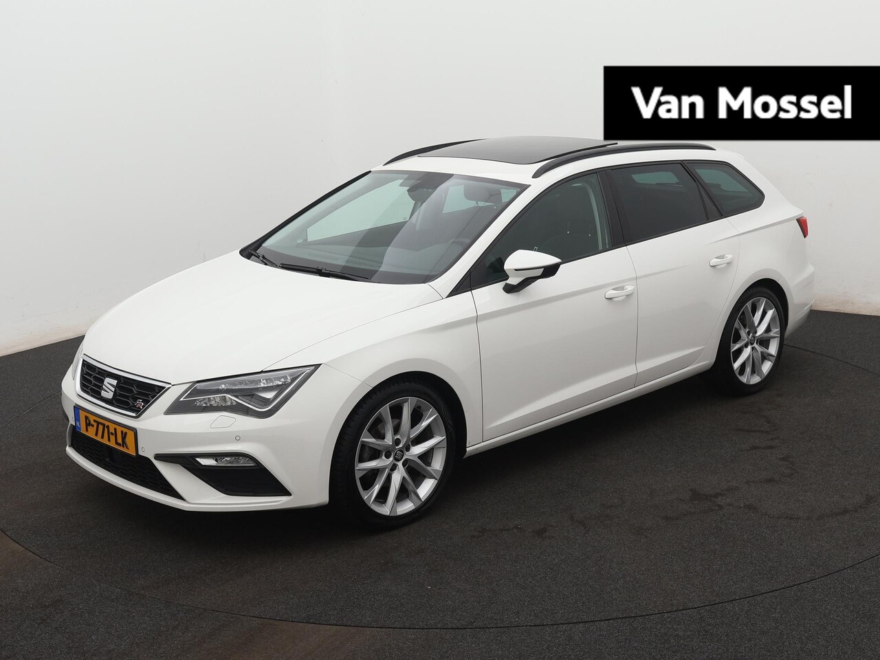 Seat Leon ST - 1.5 TSI FR Business Intense 150 PK | PANORAMADAK | TREKHAAK | KEYLESS | DIGITAAL DASHBOARD - AutoWereld.nl