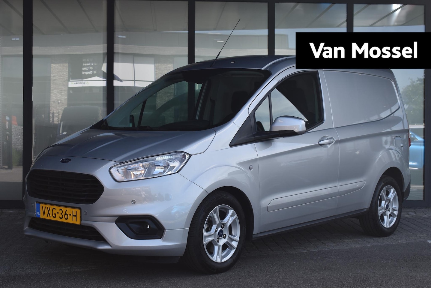 Ford Transit Courier - 1.5 TDCI Limited Duratorq S&S - AutoWereld.nl