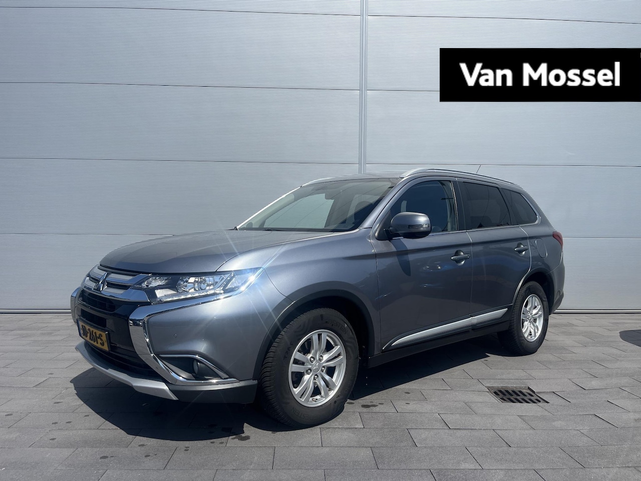 Mitsubishi Outlander - 2.0 Business Edition | Trekhaak | Navigatie | Camera - AutoWereld.nl