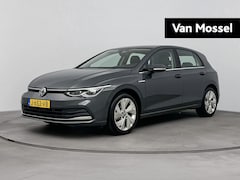 Volkswagen Golf - 1.5 TSI Style Navigatie | Camera | Trekhaak | Side assist | Parkeersensoren Voor/achter |