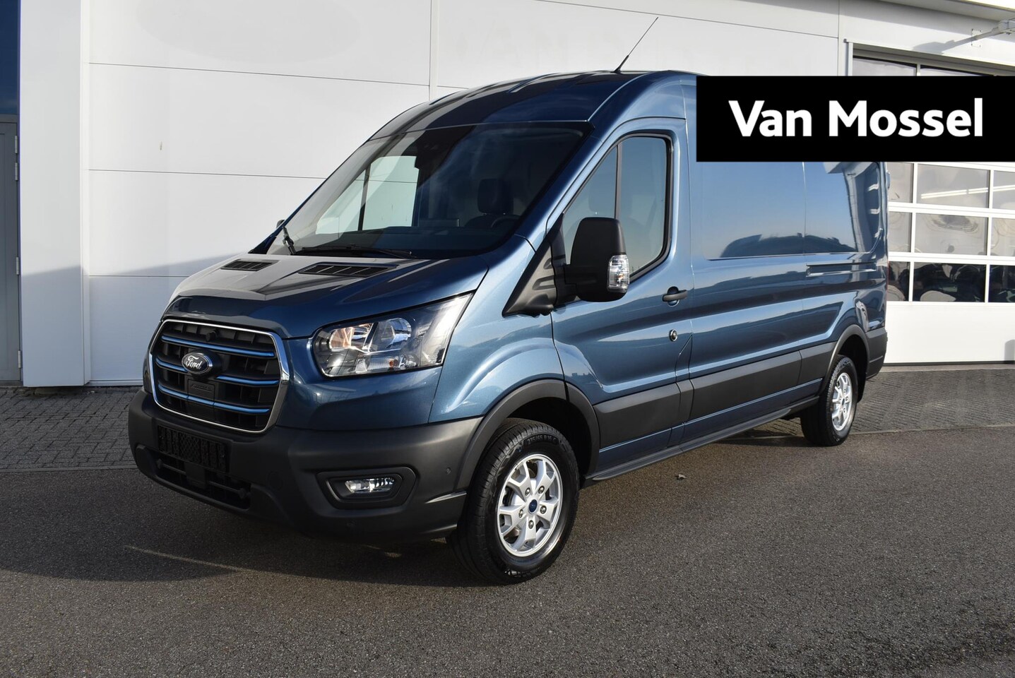 Ford E-Transit - 350 68kWh L3H2 Trend | Camera | BLIS | Adaptieve cruise | Navigatie | Stoel/spiegel/voorru - AutoWereld.nl