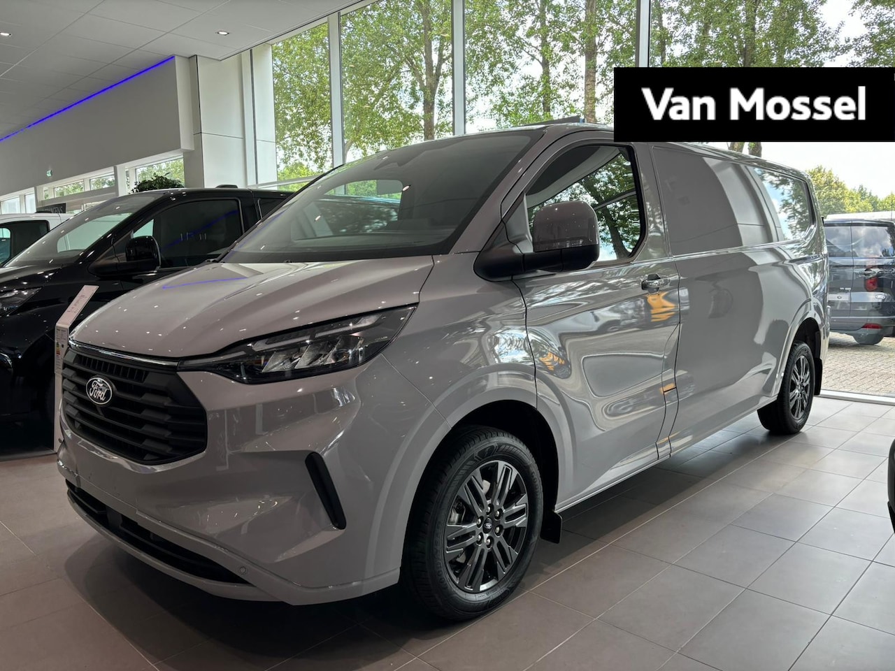 Ford Transit Custom - Limited 136PK Automaat L2H1 || UIT VOORRAAD LEVERBAAR || - AutoWereld.nl