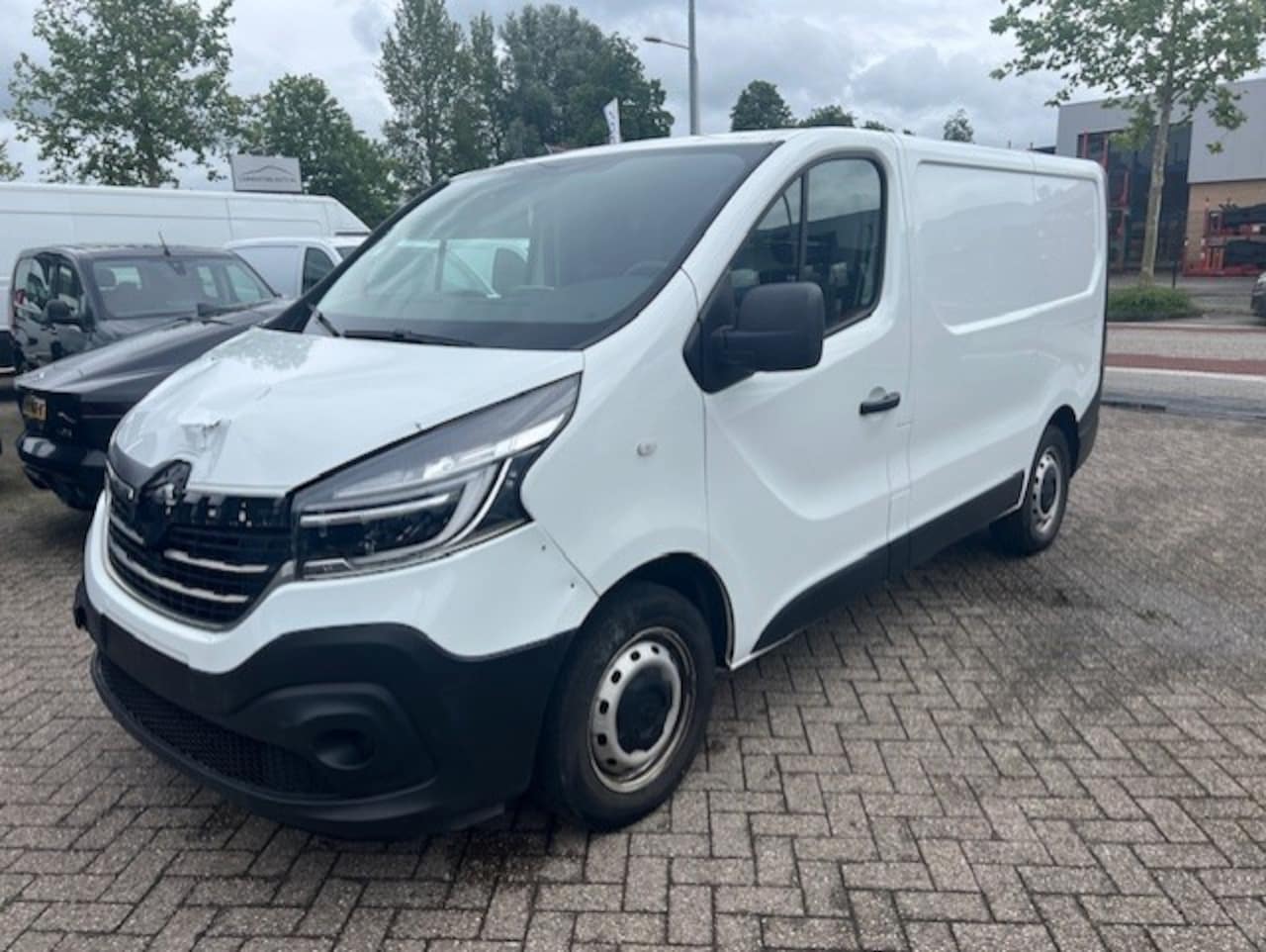 Renault Trafic - 2.0 dCi 120 T29 airco klima EURO 6 MARGE AUTO. - AutoWereld.nl