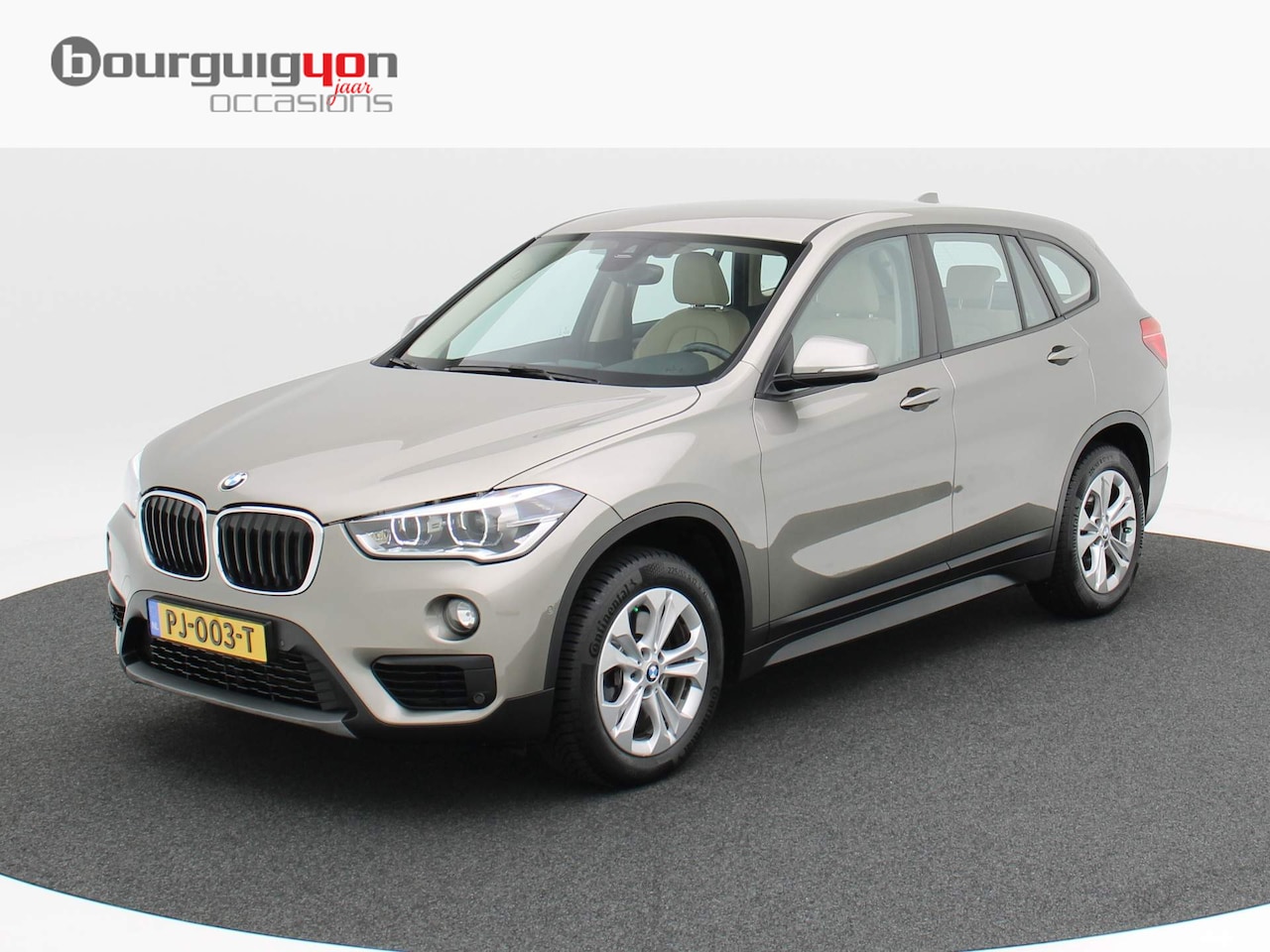 BMW X1 - xDrive20i Automaat Sport | Trekhaak afneembaar | Camera | Cruise | Elek. Achterklep | Navi - AutoWereld.nl