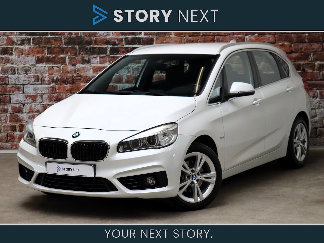 BMW 2-serie Active Tourer - 218i Executive Sport Line Automaat / Navigatie / LED / Trekhaak / Cruise Control / Parkeer - AutoWereld.nl