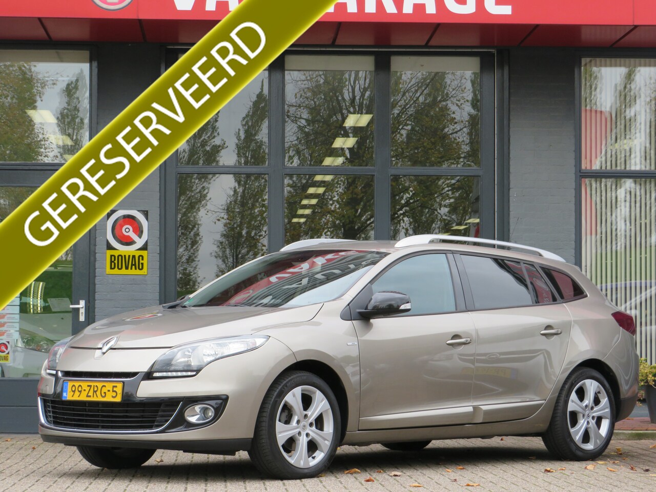 Renault Mégane Estate - 1.2 TCe Bose| 115-PK| | Clima-Airco | Navigatie | Parkeersensoren | Incl. Garantie | Trekh - AutoWereld.nl