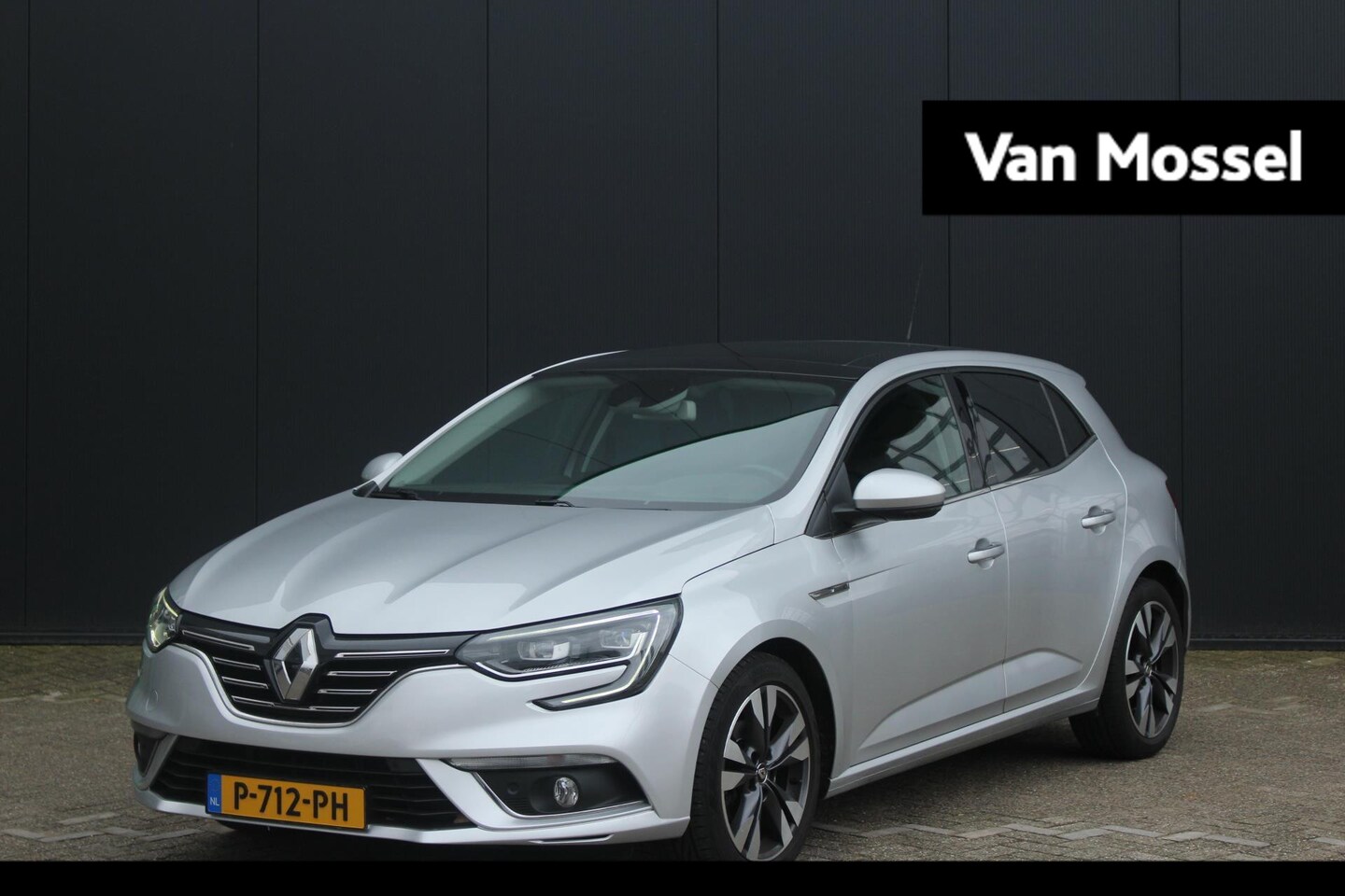 Renault Mégane - 1.3 TCe 130Pk EDC Bose | Apple & Android Carplay | Schuif/-Kanteldak | Navigatie | Trekhaa - AutoWereld.nl