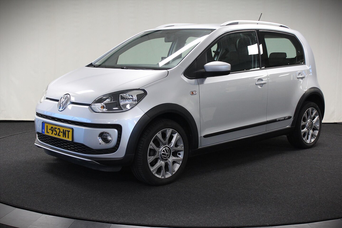 Volkswagen Up! - 1.0 75PK 5D BMT Cross Up! - AutoWereld.nl