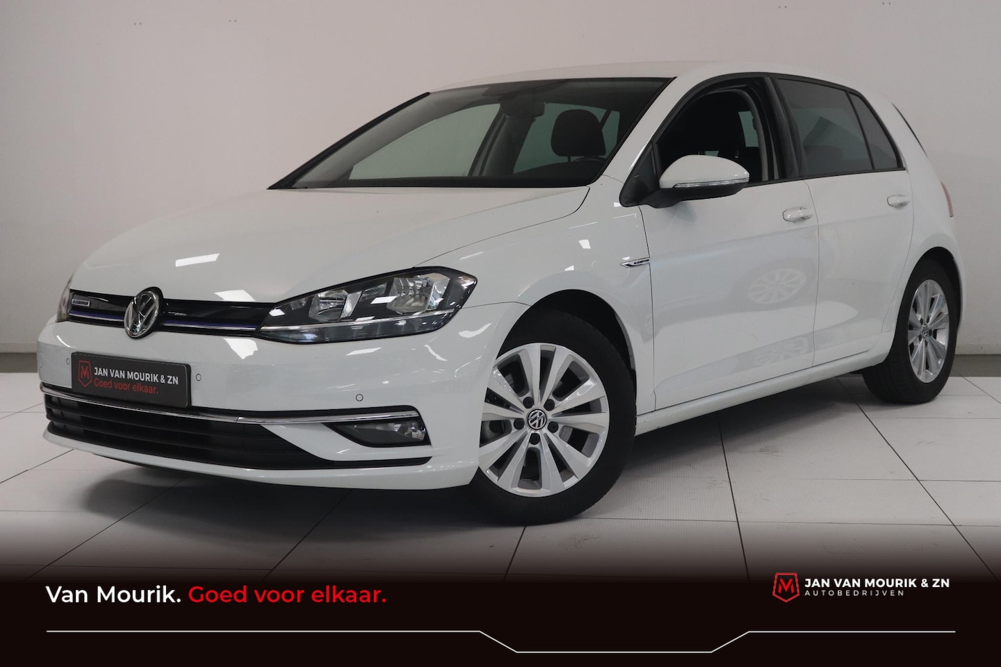 Volkswagen Golf - 1.5 TSi 130PK Comfortline | Navigatie | Parkeersensoren | Lichtmetalen Velgen | - AutoWereld.nl