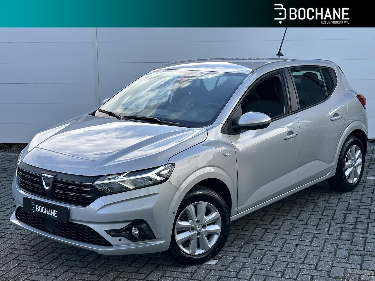 Dacia Sandero - 1.0 TCe 90 Comfort | 22.779 KM!! | Trekhaak | A. Camera | Keyless | Navi | Historie | Comp - AutoWereld.nl