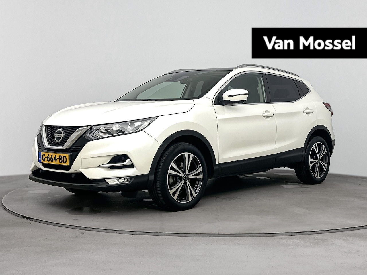 Nissan Qashqai - 1.3 DIG-T N-Connecta 140pk | Panorama-dak | Trekhaak | 360 Camera | Navigatie | Climate Co - AutoWereld.nl