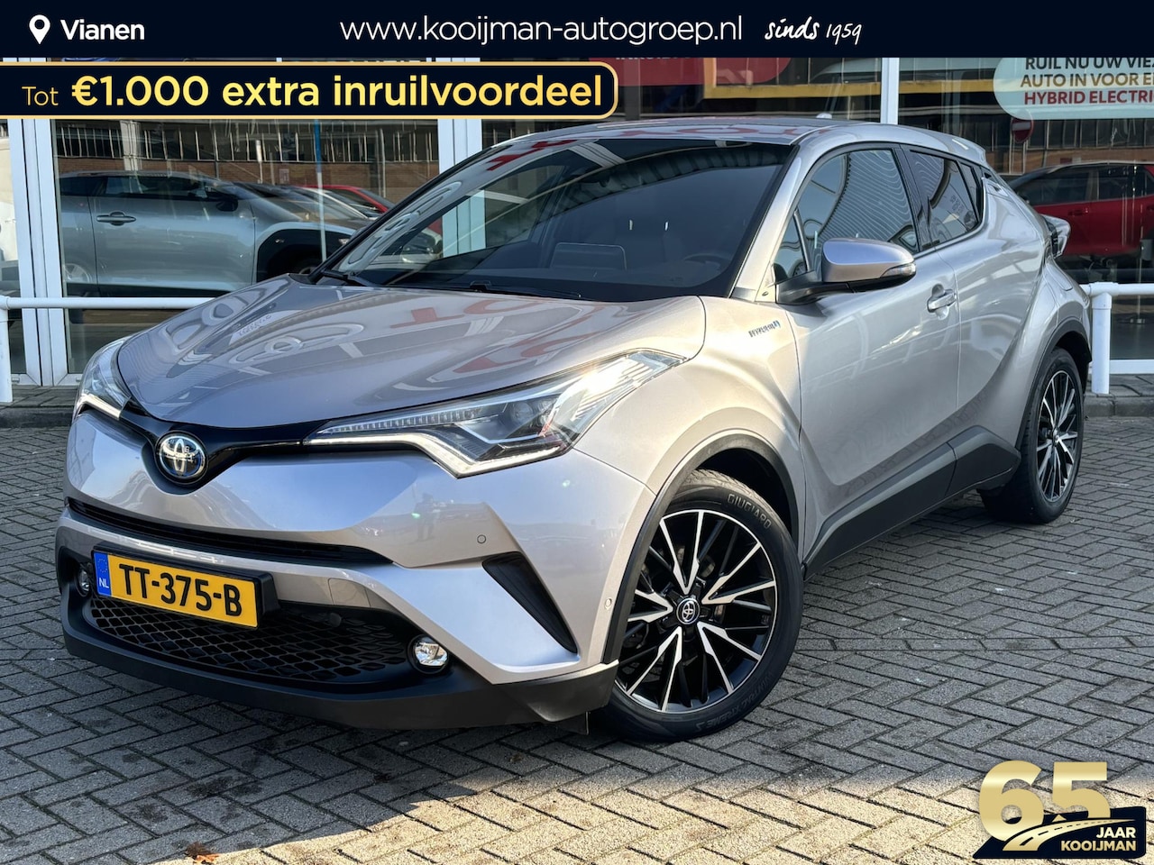 Toyota C-HR - 1.8 Hybrid Executive met Premium pakket + Trekhaak, zeer luxe, 1e eigenaar nieuwe geleverd - AutoWereld.nl